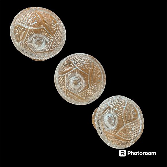 Three Vintage Pedestal Bowls Clear Glass Diamond Floral Pattern - Picture 3 of 5